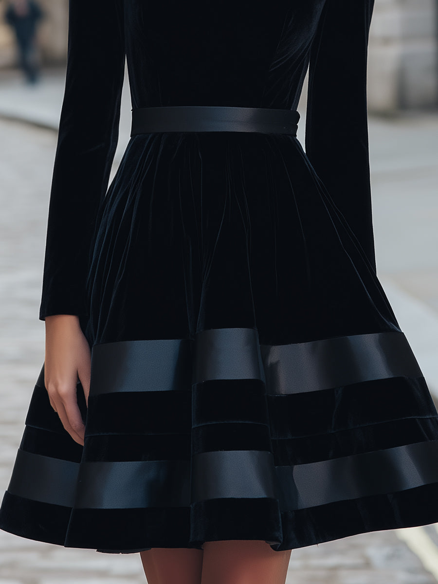 Fekete Fit-and-Flare Ruha Bársonyos Pántokkal