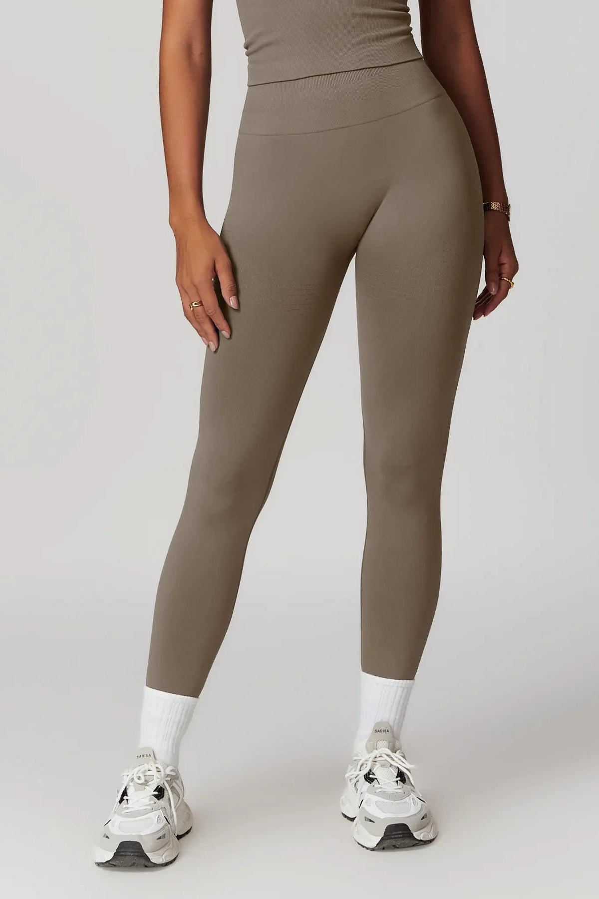 Chloe – Magas derekú leggings (homokszín)